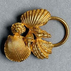 VINTAGE ULTRACRAFT Brooch Sea Shells Textural Polished Gold 70s 80s